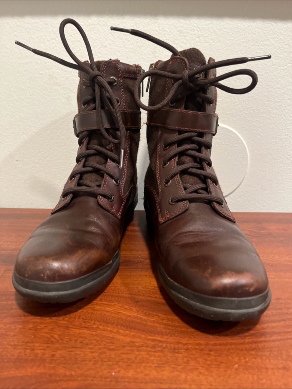 UGG WOMEN WINTER BOOTS LEATHER SIZE 8 Lace-Up Ankle Boots